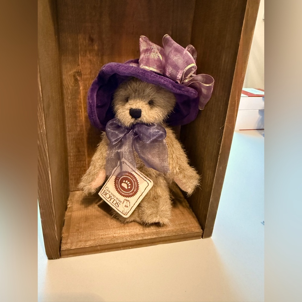 Gen-yoo-wine BOYDS Bears “BERNADETTE DEBEARVOIRE” - Picture 10 of 10